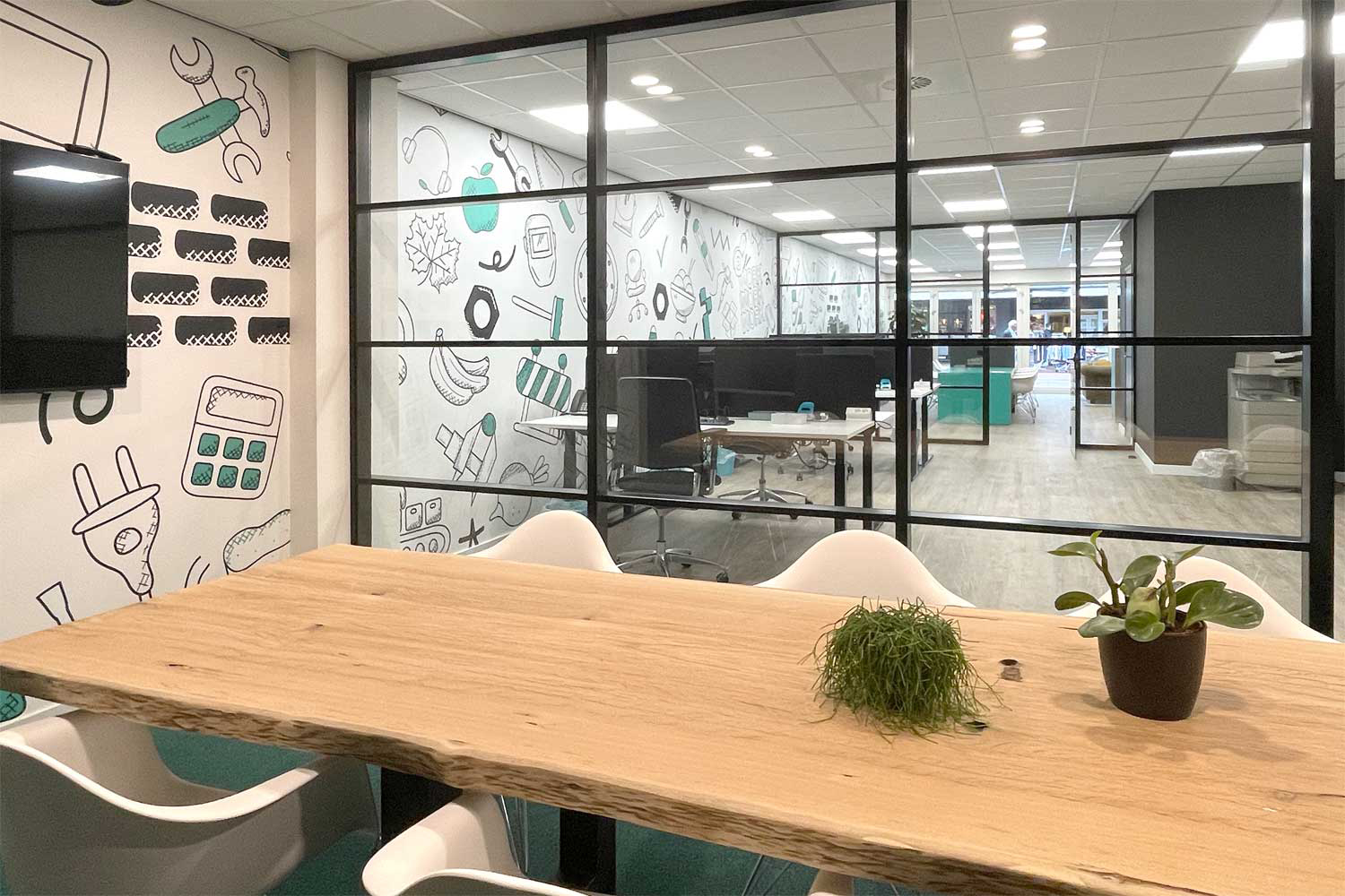 Kantoorinrichting door interieurarchitect Houten