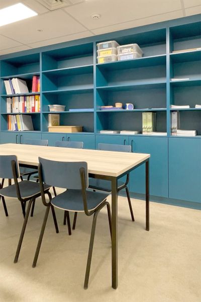 Inrichting school met maatkasten